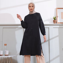 Muat gambar ke penampil Galeri, Wulfi Atasan Kemeja Tunik Middle Slit Black Kasual Lengan Panjang Baju Muslim
