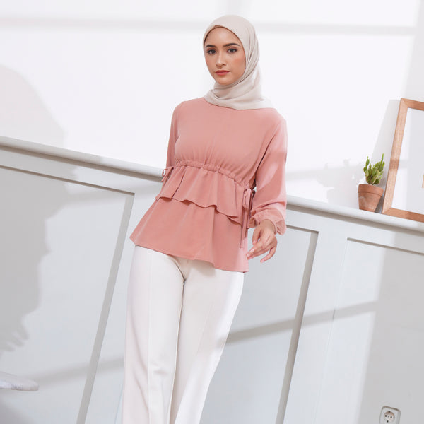 Wulfi Atasan Mina Beige Blouse Pita Serut Badan Baju Muslim Friendly