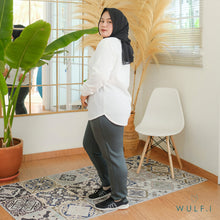 Muat gambar ke penampil Galeri, Wulfi Atasan Sweater Basic Waffle White / Blouse Tangan Panjang Putih
