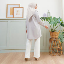 Muat gambar ke penampil Galeri, Wulfi Atasan Tunik Kiyopta Cloud Grey Bisa Untuk Bumil dan Busui Lengan Panjang Baju Muslim
