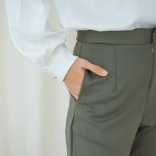 Muat gambar ke penampil Galeri, Wulfi Celana Daily Stretch Pants Sage Green
