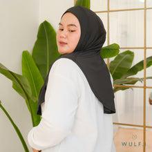Muat gambar ke penampil Galeri, Wulfi Hijab Basic Bahan Sport Technology Dingin Wide Black / Bergo Hitam Instan Bahan Lycra
