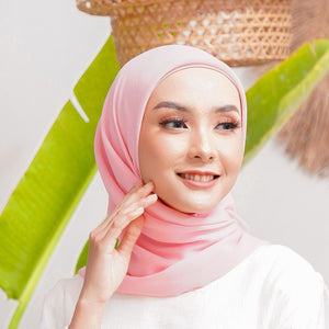Wulfi Hijab Segiempat 110cm Cornskin Lilit Blush Baby Pink