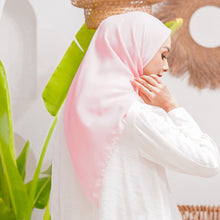 Muat gambar ke penampil Galeri, Wulfi Hijab Segiempat 110cm Cornskin Lilit Blush Baby Pink
