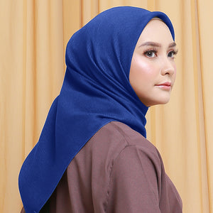 Wulfi Hijab Segiempat 110cm Cornskin Lilit Electric Blue